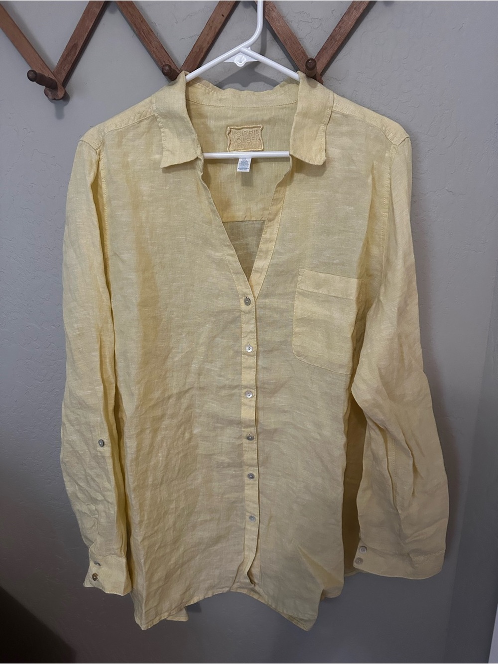 100% Linen Button-Up Shirt